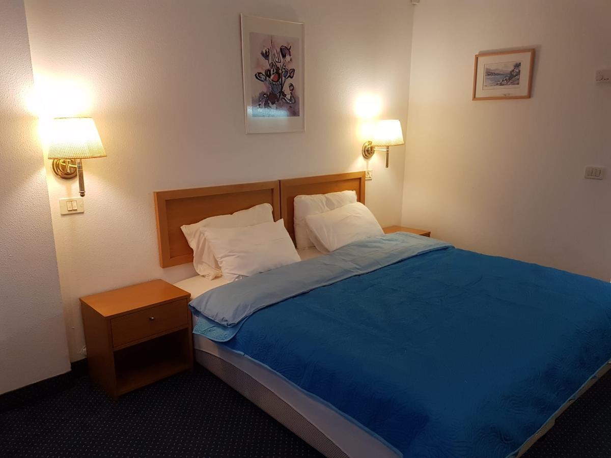 Carmel Mountain Motel Haifa Bagian luar foto